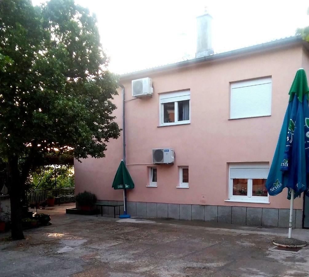 Apartment Nina Senj  Exteriör bild